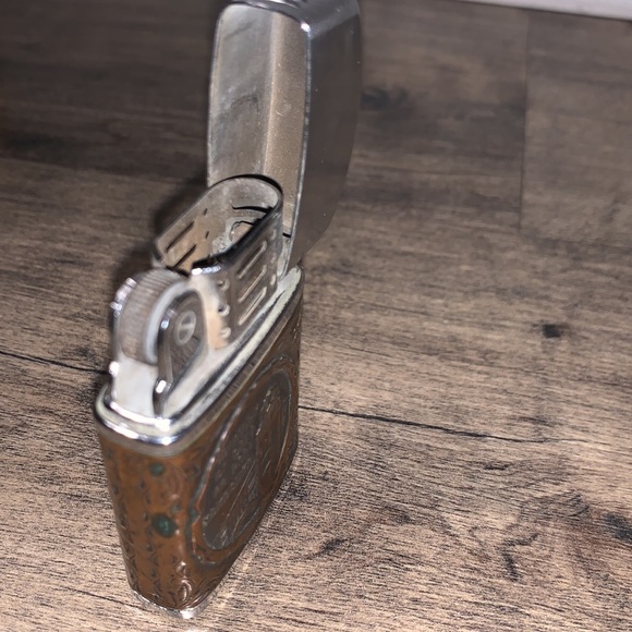 VINTAGE WINDMILL MEMORY OF CALL PORT YOKOSUKA BUTANE LIGHTER - Picture 4 of 4